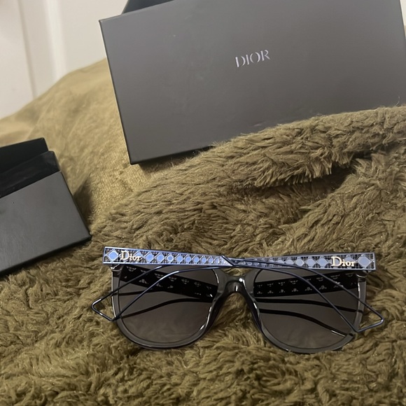 DIOR SUNGLASSES - Picture 3 of 9